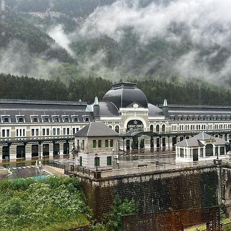 El Mirador De La Estacion Apartment Канфранк Екстериор снимка